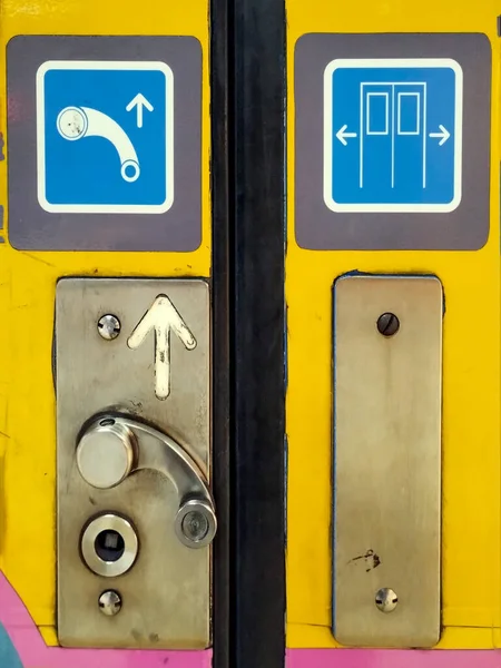 Subway manual gate opening latch en buenos aires