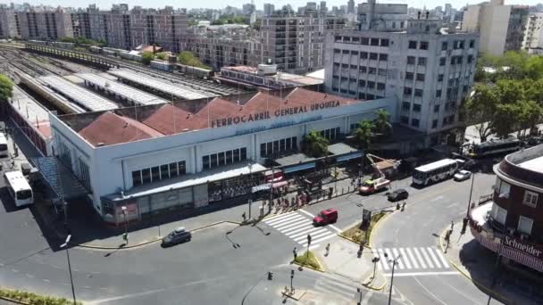 ブエノスアイレスのウルキーザ鉄道のターミナル駅無人機から撮影された軌道 — ストック動画