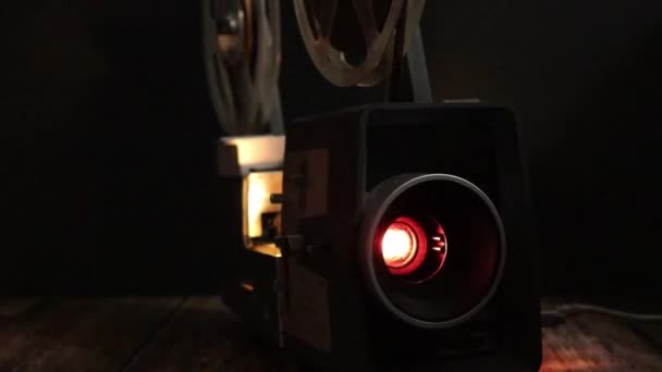 Süper 8Mm Film Projektörü Çalışıyor — Stok video