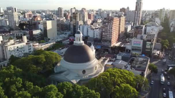 Zdjęcie Obrotowe Dzielnicy Belgrano Okrągłego Kościoła — Wideo stockowe