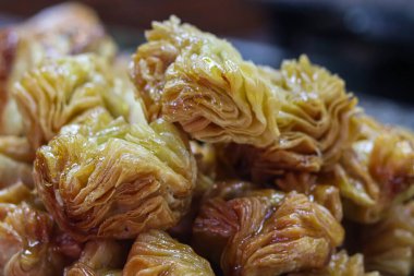 Arjantin ayva ve tatlı patatesli pastalar üst üste istiflenmiş poğaçalar.