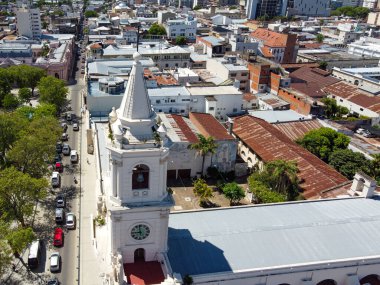 Corrientes 'teki Nuestra Senora de la Merced Parish kulesine yakın çekim. Bu Arjantin tarihi sembolünün ihtişamını ve detaylarını yakalar..