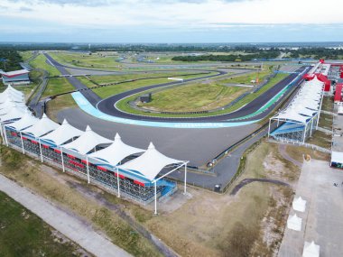 Termas de Rio Hondo Pisti deneyimin sadece bir parçası. Termal turizm, motor sporları ve F1 'in muhtemel gelişi bu noktayı Arjantin' de eşsiz bir yer haline getiriyor..