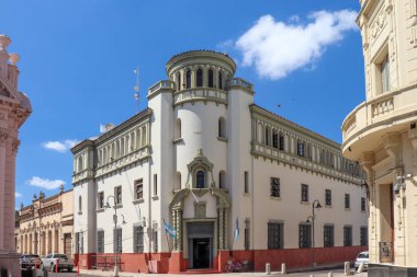 Arjantin 'in Corrientes Eyaleti Genel Muhasebe Ofisi' nin ön cephesi. Kamu hesaplarının denetimi ve denetimi için karargah.