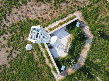 Chamical 'ın meydanı La Rioja' da Castor 1 roketi Arjantin 'in uzaya ulaşma hayalini temsil ediyor. Uzay Programı ve Saul Menem gibi kişilerin Condor Projesi' ndeki vizyonu tarafından yürütülüyor..