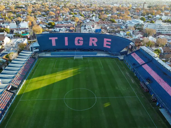 Victoria, Buenos Aires 'te, Club Atletico Tigre' den Estadio Jose Dellagiovanna akşam tutkusu başlamadan önce sessizce gün ışığının tadını çıkarır..