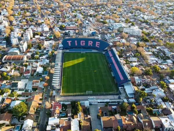 Estadio Jose Dellagiovanna 'nın doğu tribünü Victoria, Buenos Aires' te ve Club Atletico Tigre 'ye ev sahipliği yapmaktadır.