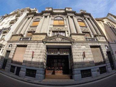 Buenos Aires 'teki Birlik ve Benevolenza İtalyan Cemiyeti cephesi. 1858 'de Arjantin' de kurulan bir İtalyan göçmenlik ve karşılıklı yardım simgesi..