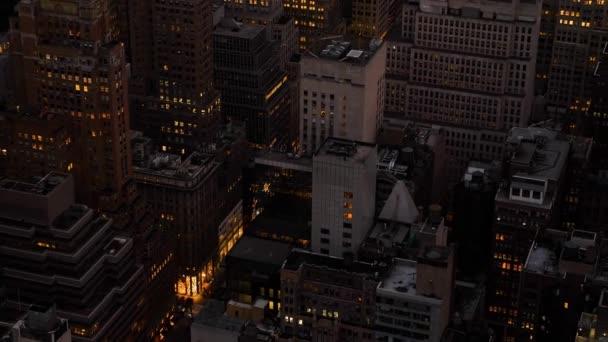 纽约市中心的主要街道 摩天大楼在夜景中时光流逝 — 图库视频影像