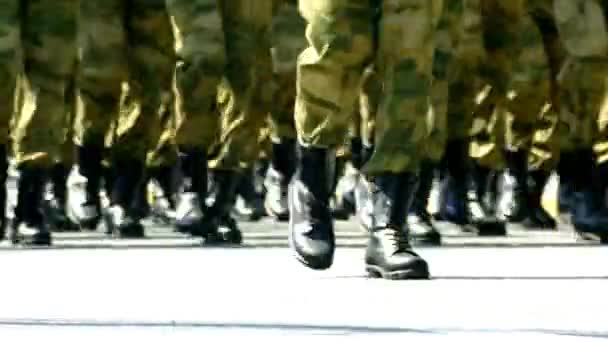 Militaire Kadetten Marcheren Leger Soldaten Marcheren Militaire Parade Krachten Uniform — Stockvideo