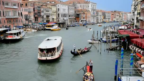 ヴェネツィア イタリアの美しい運河 水上ボートパノラマのランドマーク航空ビューの旅行先のヨーロッパを構築 — ストック動画