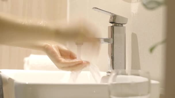 Мыть Руки Проточной Водой Мылом Тех Пор Пока Чистый Предотвратить — стоковое видео