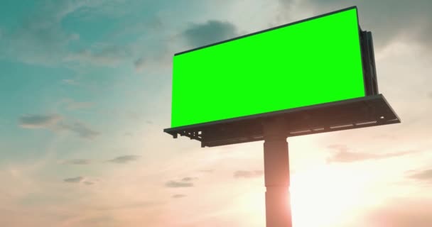 Billboard Zelená Obrazovka Obloze Pozadí Reklama Moderní Budově Blízkosti Rychlostní — Stock video