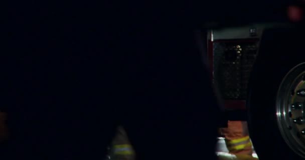 Strażak Samochodowy Flashery Załogi Walczące Mieszkanie Kompleks Strażacki Awaryjne Wozy — Wideo stockowe