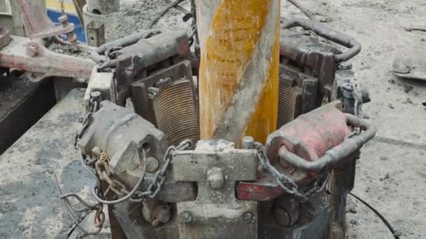 Máquina Tubulação Perfuração Equipamento Petróleo Roughnecks Bombeamento Petróleo Bruto Petróleo — Vídeo de Stock