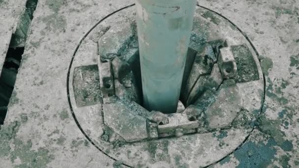 Rohlinge Ölplattform Bohrmaschine Pumpen Rohöl Rohöl Nahaufnahme Ölfeld — Stockvideo