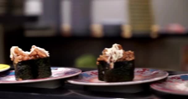 Sushi Restauraci Jídelně Restaurace Tokyo Japonsko Dopravníkový Pás Sushi Nebo — Stock video