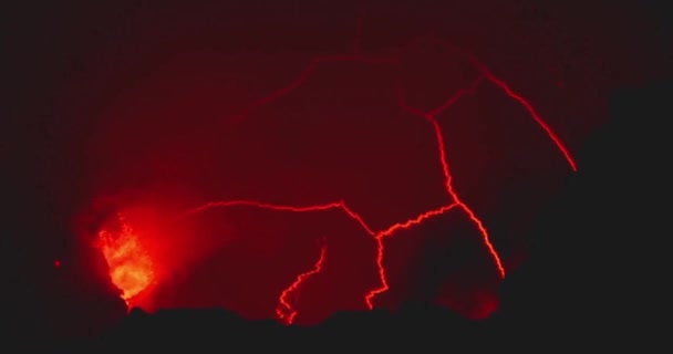 火山噴火熱い溶岩マグマクレーター煙火山活動旅行 — ストック動画