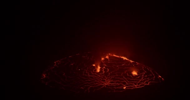 溶融溶岩クローズアップ運動マグマの流れ自然山火山映像 — ストック動画