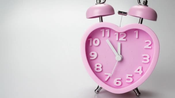 Pink Alarm Love Shape Clock Running Timelapse Time Passing Isolated — Stock Video