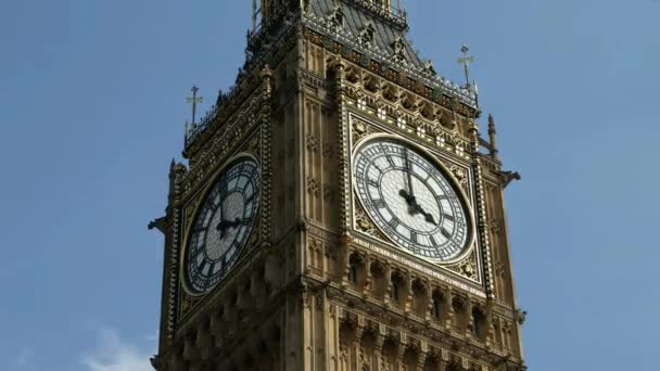 London Big Ben Uhr Zeitraffer Mit Blauem Himmel Auf Dem — Stockvideo