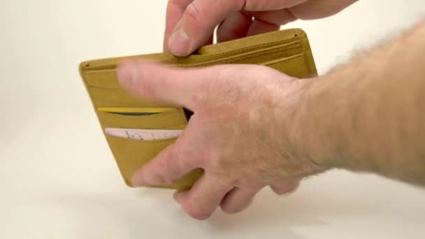 Problemperson Mann Mit Leerem Portemonnaie Geldbörse Ohne Geldschein Zahlungsschulden — Stockvideo