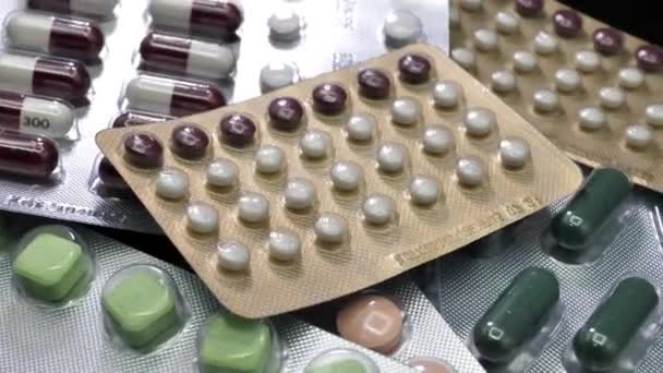 Φάρμακα Για Διακοπή Της Θεραπείας Συσκευασίες Κυψελών Αντισυλληπτικό Χάπι Για — Αρχείο Βίντεο