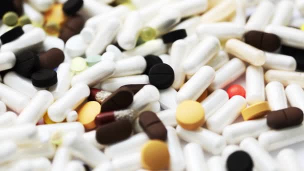 Pills Kapslar Och Färgglada Tabletter Bakgrund Närbild Droger Medicinsk Sjukdom — Stockvideo