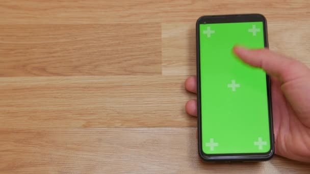 Usando Smartphone Con Pantalla Verde Mock Pantalla Verde Croma Clave — Vídeos de Stock