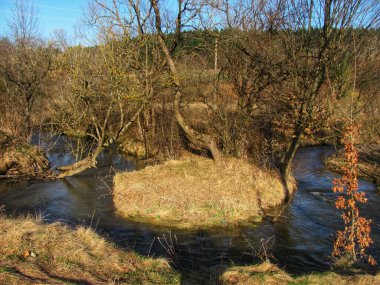 Baharda Sunset 'te Serene River Meander