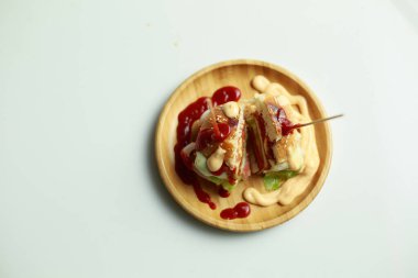 Sığır peynirli burger. Seçici odak