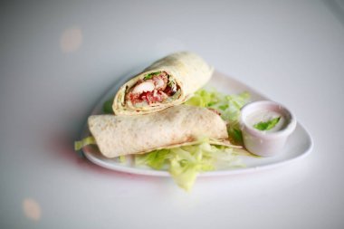 Arap usulü falafel paket. Seçici odak