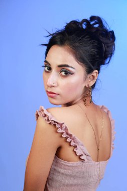 Beauty Woman portresi. Mükemmel temiz makyajlı güzel bir Asyalı manken kız. Kadın modeli pozu. Gençlik refahı kavramı