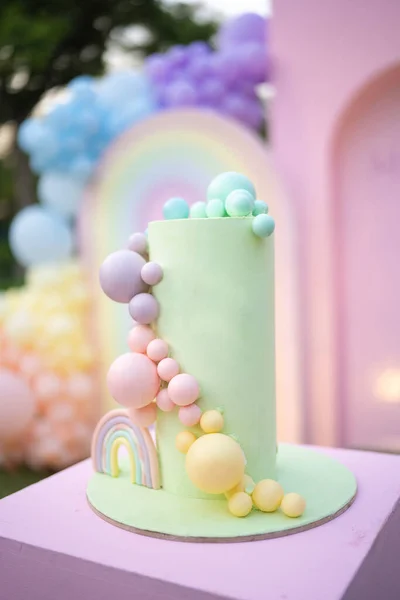 Torta Compleanno Contemporanea Colorata Focus Selettivo — Foto Stock