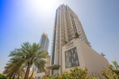 Dubai, Birleşik Arap Emirlikleri 02 / 27 / 2020: Dubai 'deki modern gökdelenler, Birleşik Arap Emirlikleri 