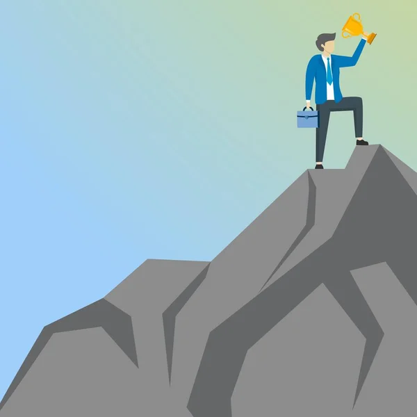 目標や成功を達成するためにトロフィー ビジネスコンセプトを取得するという目標を達成するために山に登る男性キャラクター 山のフラットベクトル図の上にトロフィー 平面ベクトル図 — ストックベクタ