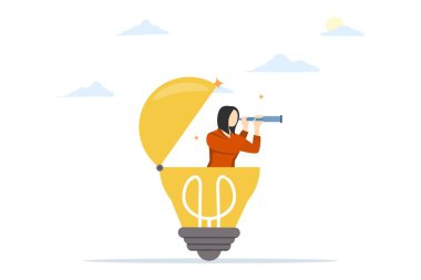 İş fırsatlarını görmek için yaratıcılık kavramı, yeni çözümler ya da fikirler bulmak, merak, başarı aramak, iş kadını dürbün kullanarak iş vizyonunu görmek için ampul fikrini açıyor.