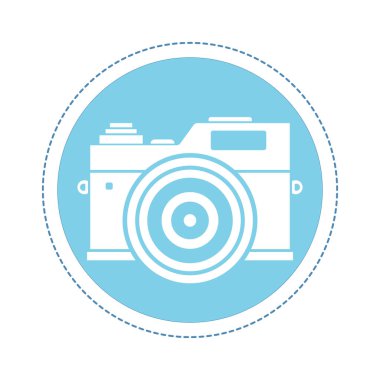 Kamera silueti olan dairesel düğme konsepti, boş alana fotoğraf eklemek için fonksiyonu temsil ediyor. Uygulamaya resim, fotoğraf ya da eklenti yüklemek için basit bir UI simgesi.