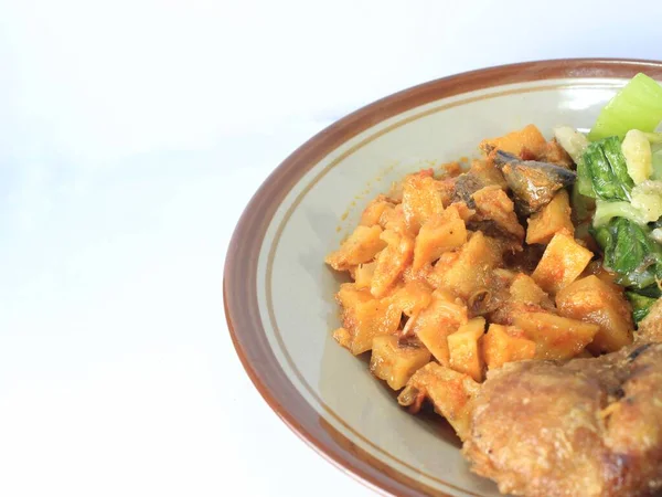 Lauk pauk öğle yemeği için Endonezya yemeği.