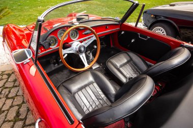 25 Mart 2023, The Alfa Romeo Classic Vehicles Tour Esposende, Braga, Portekiz.