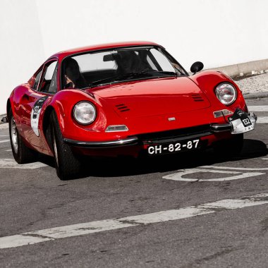 15 Nisan 2023, The Amazing Ferrari Dino The Norte Classic Vehicles Tour sırasında Povoa de Lanhoso, Braga, Portekiz.