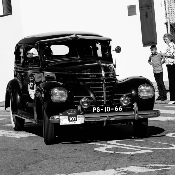 Nisan 2023 Amazing Chrysler Plymouth Norte Classic Vehicles Tour Povoa — Stok fotoğraf