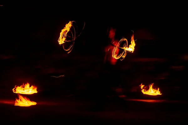 Dansen Met Vuur Vuurbeweging Tijdens Een Show Portugal — Stockfoto