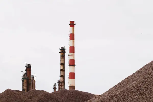 Boş yazı odası olan pasif Rafineri Borusu, Portekiz.