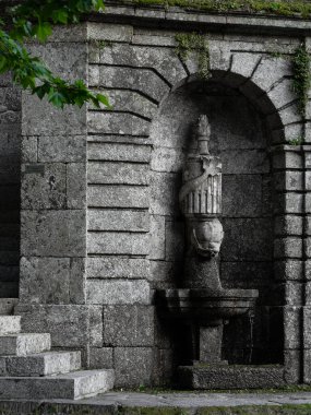 Antik Çeşme Dağ Sığınağı, Terras de Bouro, Braga, Portekiz.