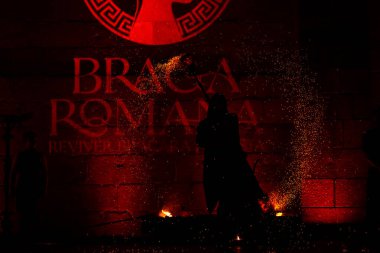 21 Mayıs 2025 - ELEMENTA IGNIS Braga Romana Event, Braga, Portekiz 'de MALATITSCH tarafından üretilen ve yürütülen bir yangın gösterisi.