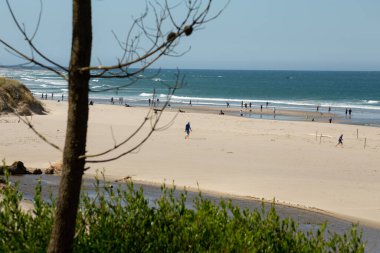 Cabedelo 'da Pazar Sahil Günü, Viana do Castelo, Portekiz.