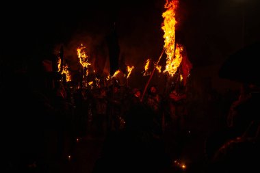 27 Eylül 2025, El Vtor, Mayorga. Bağlılık, ateş, tutku ve popüler gururu harmanlayan eşsiz bir gelenek. Ulusal Turizm Faizi Festivali ilan etti.