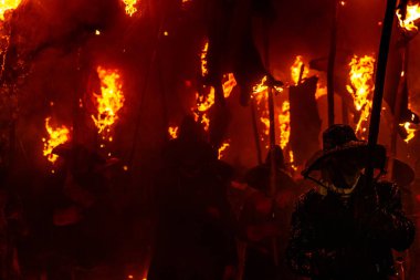 27 Eylül 2025, El Vtor, Mayorga. Bağlılık, ateş, tutku ve popüler gururu harmanlayan eşsiz bir gelenek. Ulusal Turizm Faizi Festivali ilan etti.