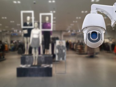 Alışveriş merkezindeki CCTV aracı güvenlik sistemleri için ekipman ve tasarım için kopyalama alanına sahip.